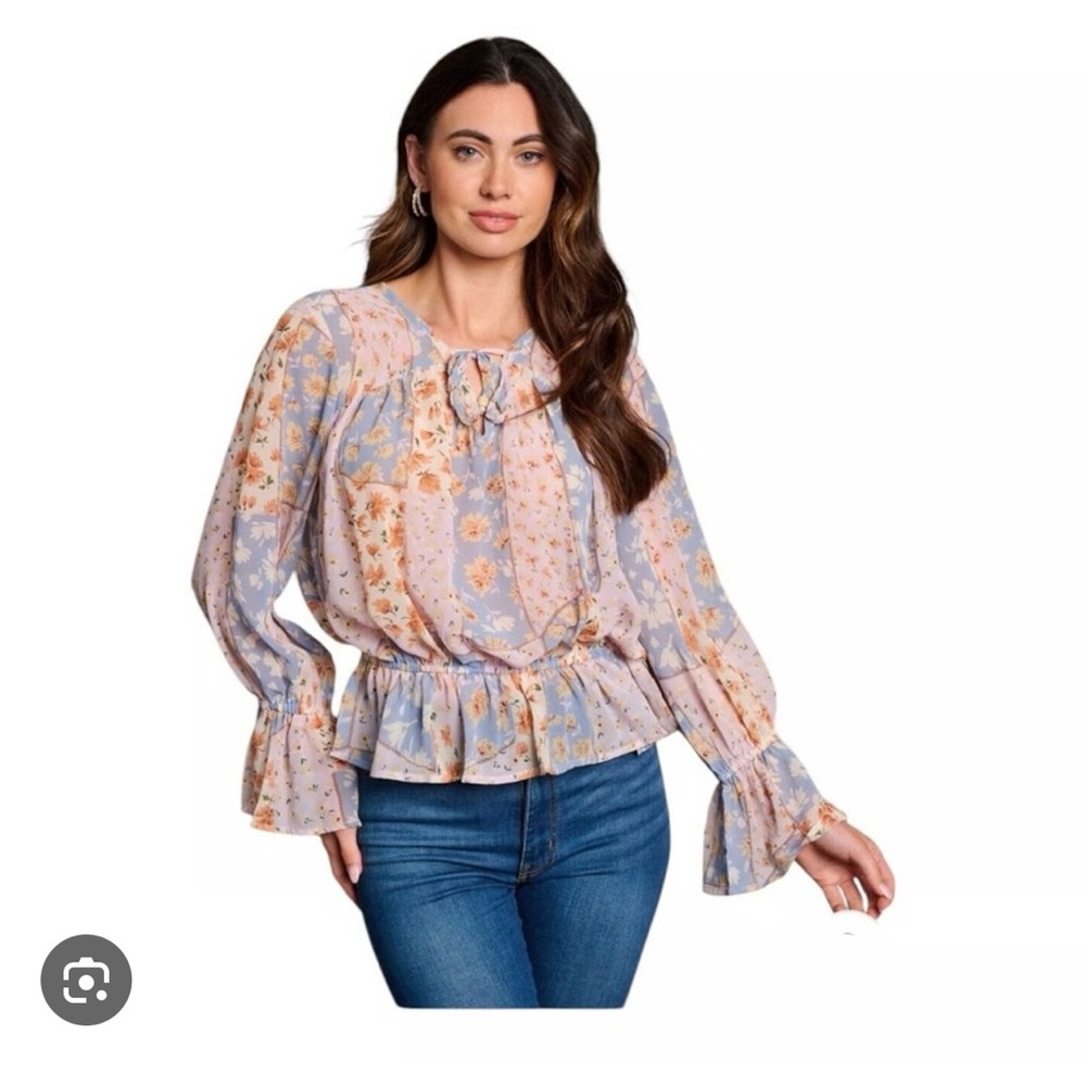 Easel Women’s BoHo Bell Sleeve Peplum Floral Blouse Top with ties Size Large